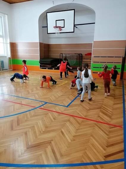 OBRAZEM: Čistecké děti si s trenérem vyzkoušely Školu v pohybu
