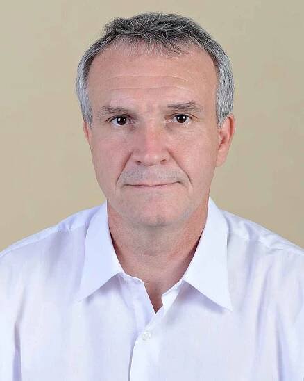 Radek Vydržel - ČSSD, 48 let, středoškolský učitel.