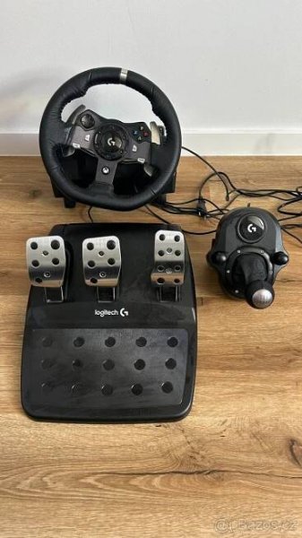 Logitech G920 Driving Force + řadící páka