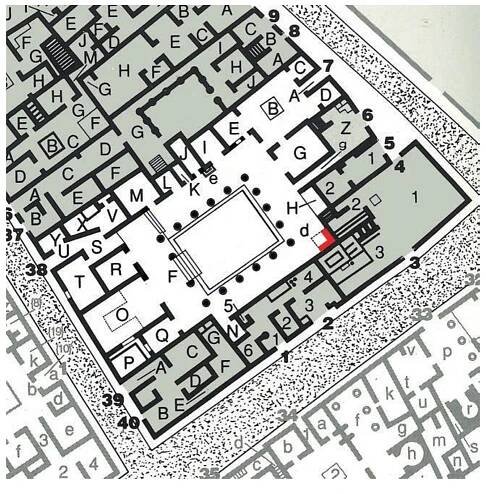 Ueedeys UL ULL UlLy.  The Egyptian shrine is created in the peristyle corner by decorating both east and south walls witl ochre coloured rectangular panels framed with red borders (Fig. 7). In the south panel are depicted a jackal headed Anubis in a red cloak, as well as Harpocrates, Isis and Serapis in a white dress. It looks as if thes: Egyptian deities were participating in a ceremony. Isis and Serapis are playing a rattle (sistrum), and Isis i: also holding a sacred, breast-shaped vessel (a situla). Both Serapis and Harpocrates hold a cornucopia. It the east panel are depicted ritual objects: a sistrum, patera and situla. Below are depicted two cistae mys ticae (mysterious baskets), one with a symbol of a crescent moon, and an uraeus (the sacred cobra). Thi panels with Egyptian deities and cult objects are painted above a white dado in which are depicted yellov agathodaimon-snakes approaching an altar in both sides of the corner. An alabaster statue of Horus (MAND inv. 133230), a now-lost marble statue of Fortuna (or Isis-Fortuna) enthroned, and an oil lamp adorned wit figures of Isis, Harpocrates and Anubis (MANN inv. 19286) were found in this shrine. There are signs of shelf in the east panel.5? 