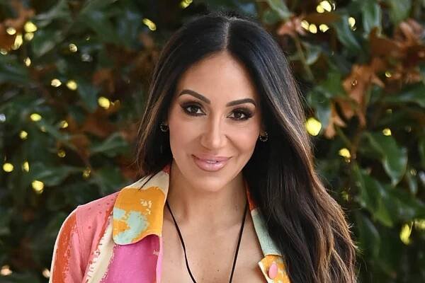Melissa Gorga Stuns with Chunky Blonde Highlights (PHOTO)