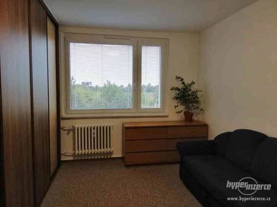 Pronájem bytu 3+1, 72 m2 se zasklenou lodžií v Praze - foto 10