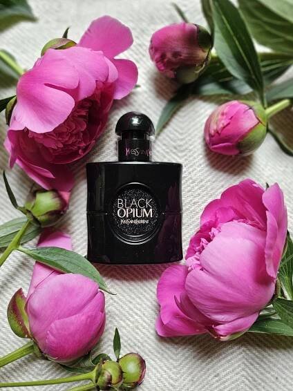 Black Opium Le Parfum Yves Saint Laurent pro ženy