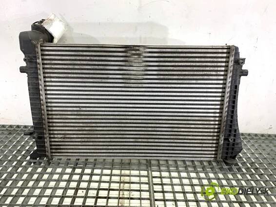 VW PASSAT B6 sedan 2007 77 kW 1.9 TDI 1896 intercooler (Intercooler (chladič stlačeného vzduchu))