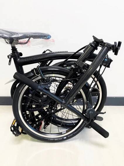 Brompton P Line Urban Midnight Black Metallic (Low Handlebar)