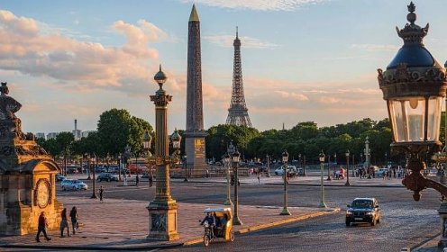 Place de la Concorde v Paríži s egyptským obeliskom