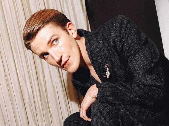 For Ewan Mitchell, a red carpet fit is “a lovely challenge”