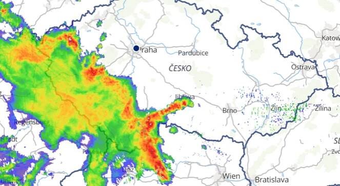 Sledovali jsme online – od jihozápadu do Čech přišly silné bouřky, přinesly intenzivní déšť a silný vitr : Meteopress