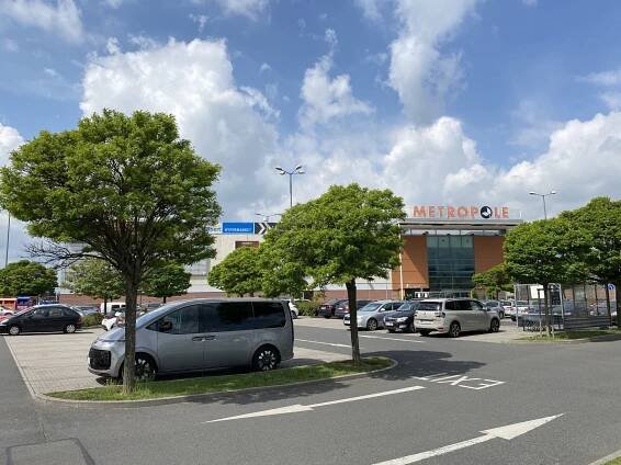 Fotogalerie • Parkoviště obchodní centrum Metropole Zličín (Parkoviště - placené) • Mapy.com