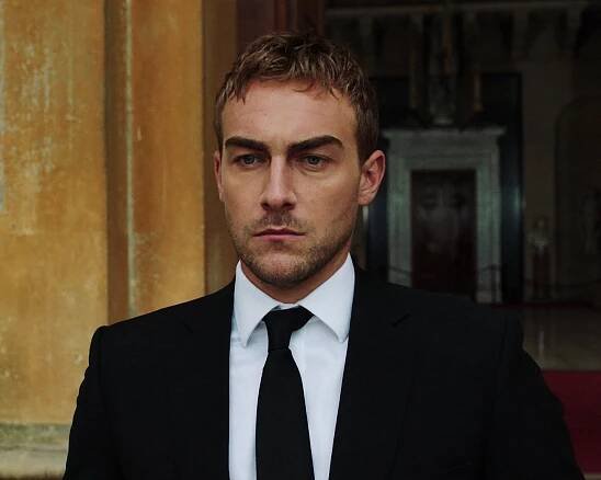 Královská rodina - How Prodigal the Soul - Z filmu - Tom Austen