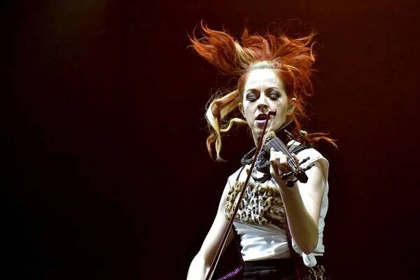 Lindsey Stirling, houslistka, skladatelka a tanečnice z Kalifornie, se vrátila do Prahy