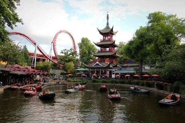 Navštívila jsem dánský zábavní park Tivoli! A bylo to skvělé!