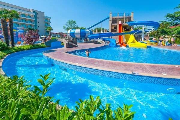 Dit Evrika Beach Club