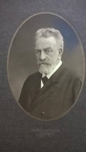 IN ENGLISH | Dansk Medicinsk-Historisk Selskab