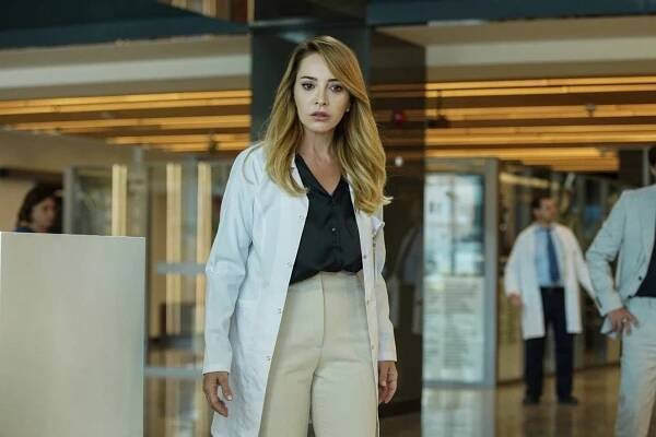 Yabani - Episode 1 - Z filmu - Dolunay Soysert
