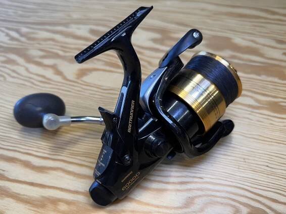 NAVIJÁK SHIMANO BAITRUNNER 6000 D