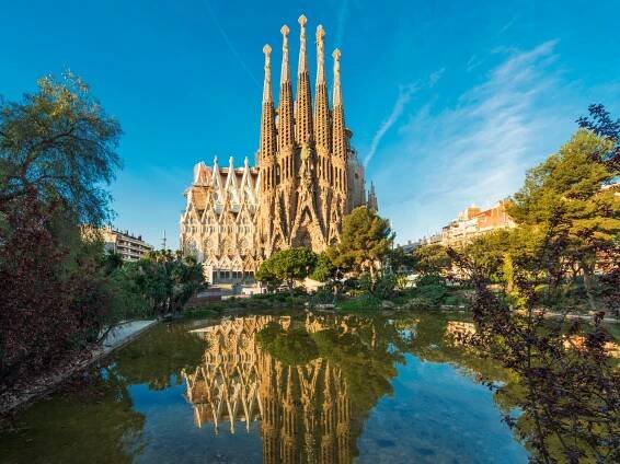 How Antoni Gaudí Came to Define Barcelona's Architecture