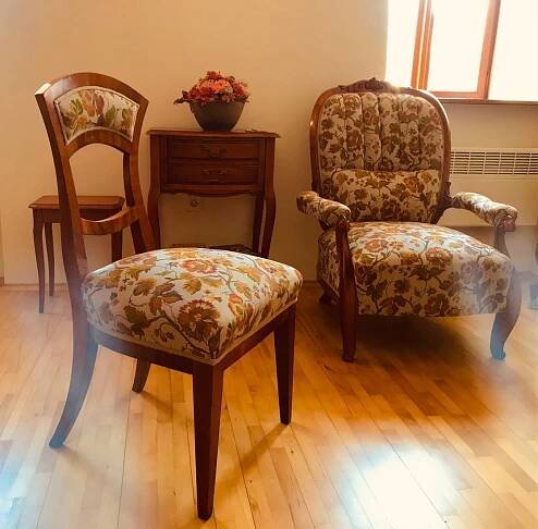 nábytek Biedermeier čalouněni restaurováni