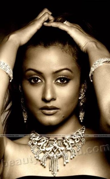 Namrata Shirodkar Femina Miss India 1993 photo