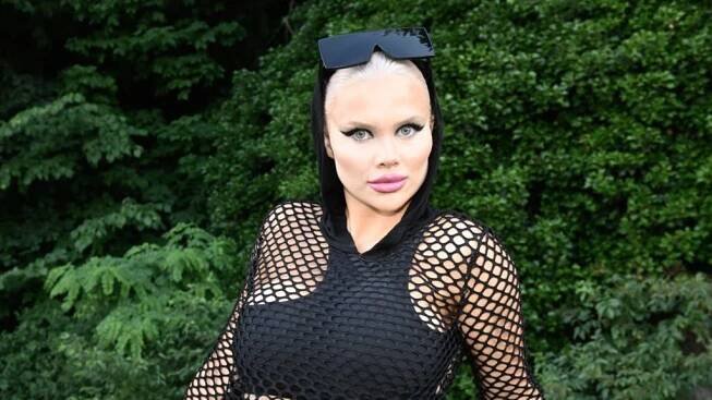Česká Barbie Gabriella Jiráčková: Postraumatický syndrom z šikany v dětství je větší bolest než operace prsou – Lifee.cz