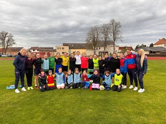 Krátké zprávy - fotbal - mládež | TJ TATRAN Lomnice nad Lužnicí, z.s.