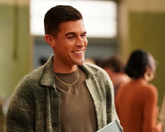 Základka Willarda Abbotta - Kariérní den - Z filmu - Josh Segarra