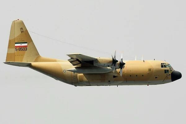 Soubor:A flying C-130 Hercules.jpg – Wikipedie