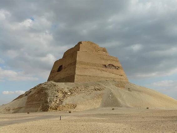 Pyramida v Médúmu - Wikiwand