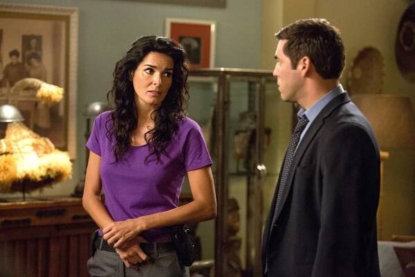 Rizzoli & Isles: Vraždy na pitevně - Zvířecí instinkt (S05E17) (2015)