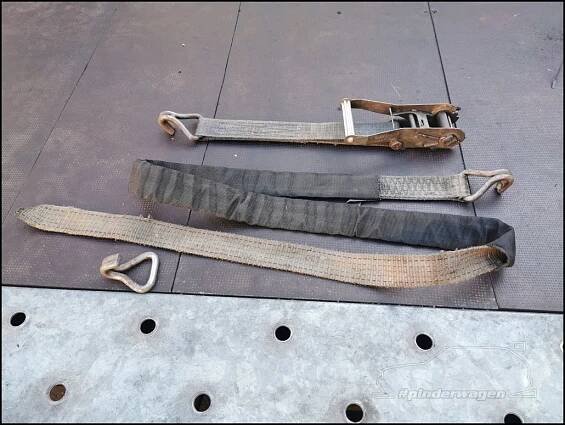 Over tyre trailer strap - The Pinderwagen