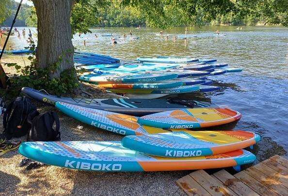 Brněnská přehrada – pláž Rokle – Sinice Kiboko Boards - prodej a půjčování nafukovacích paddleboardů