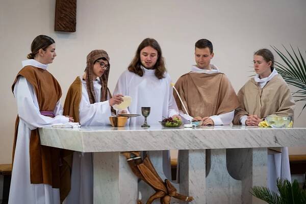 Pašijový příběh - fotky - Římskokatolická farnost Pustkovec