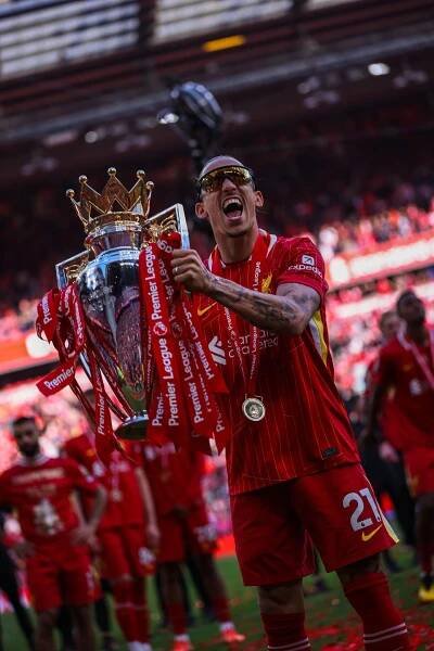 Video and photos: Liverpool lift the Premier League trophy at Anfield - Liverpool FC