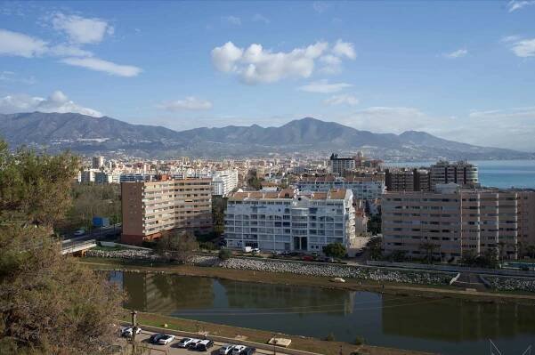 Travel to Fuengirola: 5 Attractions, Food & Activities!