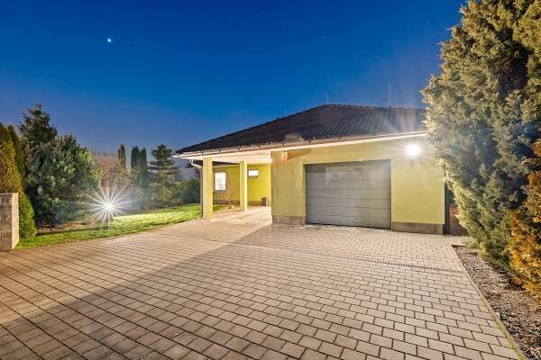 Rodinný dům 5+kk v Pohořelicích u Napajedel - HUSKY REALITY 