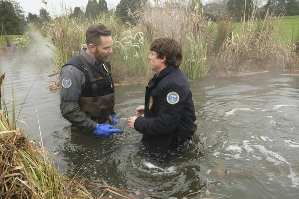 Animal Control - Bunnies and Veggies - Z filmu - Joel McHale, Michael Rowland