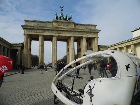 12 hours Berlin Private Tour by car - Eva Prague Tours