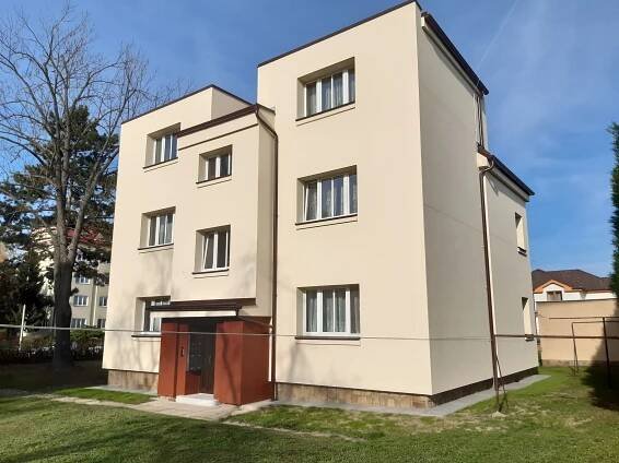Rekonstrukce BD Čelákovice, Prokopa Holého 1170 – Aulický Invest s.r.o | Specialista na rekonstrukce
