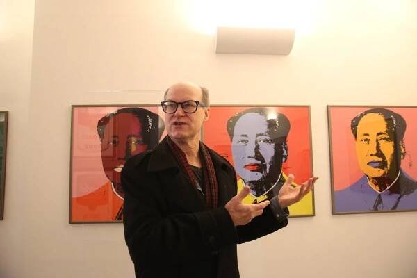 Do Prahy dorazil synovec Andy Warhola James (61): Co se od něj naučil?