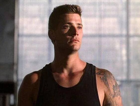 FOTO: Herec Sasha Mitchell ve snímku Kickboxer 4: Agresor. – stránka 3