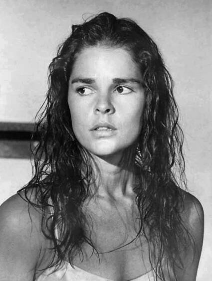 Ali MacGrawová