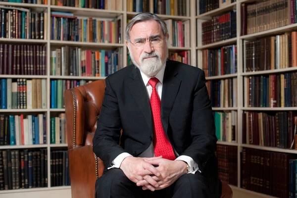 Rabbi Sacks' archive to be digitised
