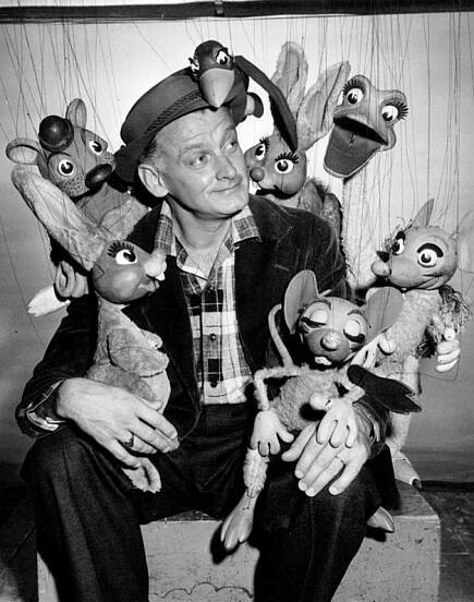 File:Art Carney Peter and the Wolf 1958.jpg - Wikimedia Commons