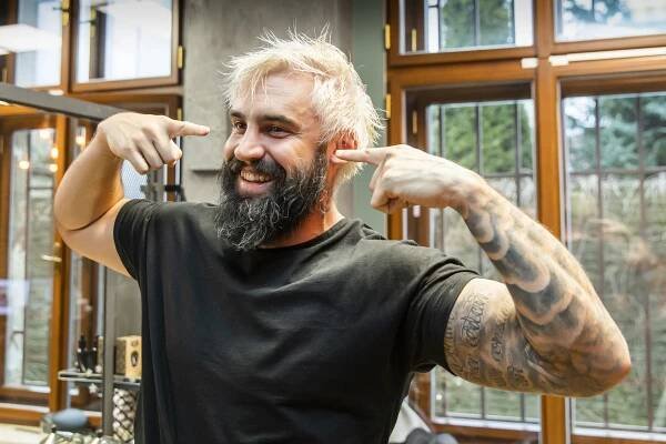 ijournal.cz | Josef Kůrka po návštěvě barberu konečně nevypadá jako Krakonoš!