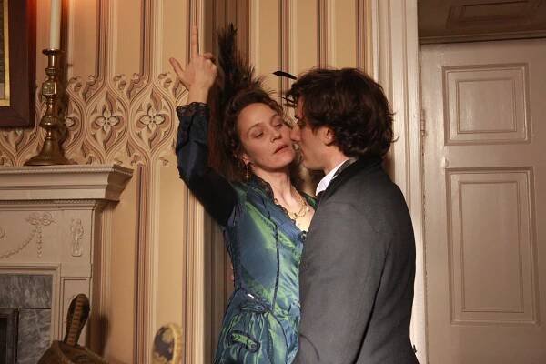 A Dangerous Fortune - Z filmu - Jeanette Hain, Luca Marinelli