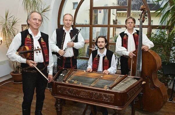 Kettner hudba umělecká agentura - Folklorní a lidové kapely