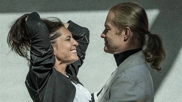 Herečka Barbora Kodetová Šporclová a její manžel, houslový virtuos Pavel Šporcl (2020)