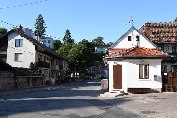 Soubor:Bílovice-nad-Svitavou-roh-Fügnerova-nábřeží-a-Havlíčkovy-ulice2020a.jpg