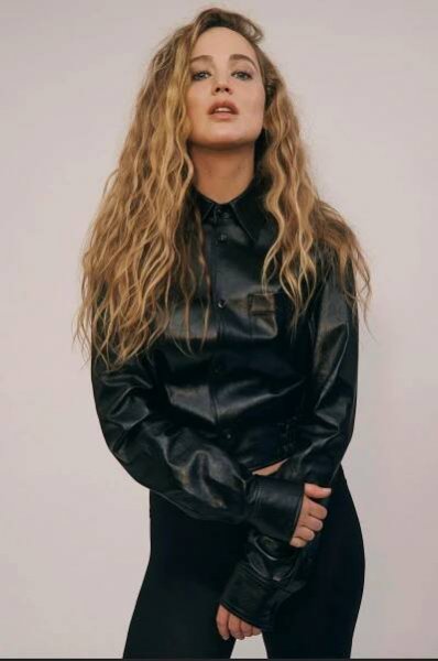 Jennifer Lawrence – Lip, Neck, Sleeve, Flash photography,…