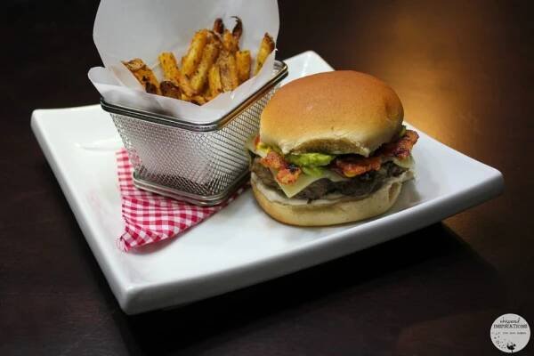 Gourmet Grilling with the T-Fal OptiGrill. Yes, folks, it's a thing. Well, I've been known to BBQ in the dead of winter, we are Canadian after all. Not anymore with the T-fal Optigrill! Try this delicious Pepper Jack Bacon Guacamole Burger Recipe.
